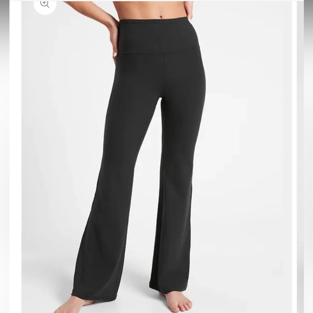 ATHLETA Ultra High Rise elation
7/8 tight legging black
